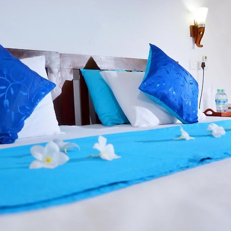 Blue Sky Beach Resort Unawatuna Bagian luar foto
