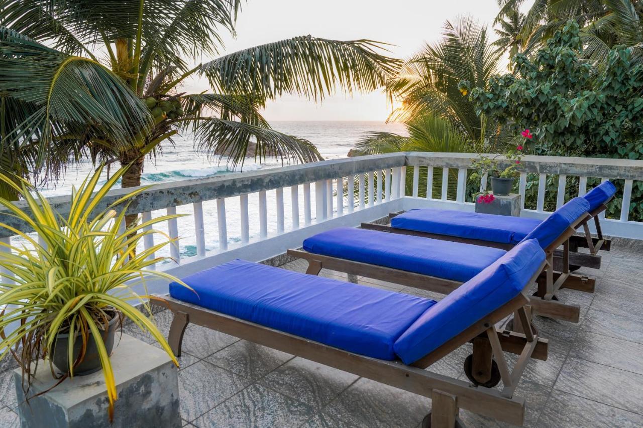 Blue Sky Beach Resort Unawatuna Bagian luar foto