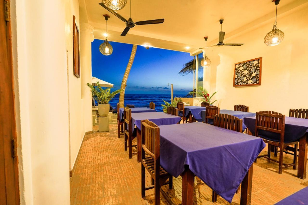 Blue Sky Beach Resort Unawatuna Bagian luar foto