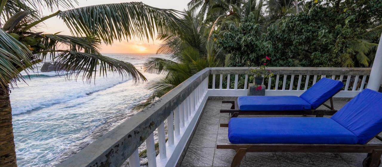 Blue Sky Beach Resort Unawatuna Bagian luar foto