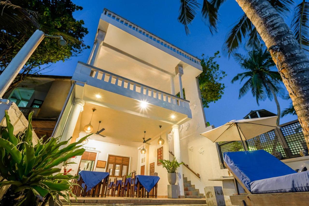 Blue Sky Beach Resort Unawatuna Bagian luar foto
