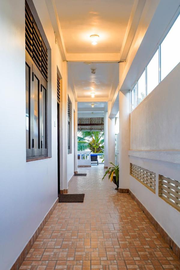 Blue Sky Beach Resort Unawatuna Bagian luar foto