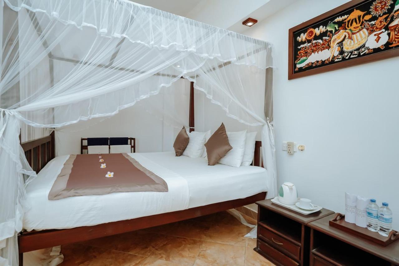 Blue Sky Beach Resort Unawatuna Bagian luar foto