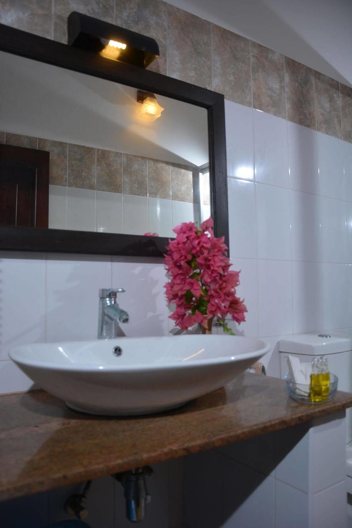 Blue Sky Beach Resort Unawatuna Bagian luar foto